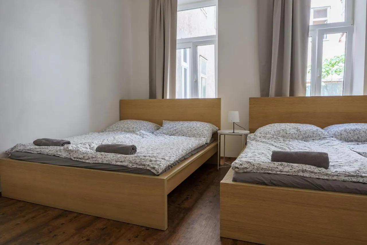 Vienna City Apartment 1200 Wien 0*,